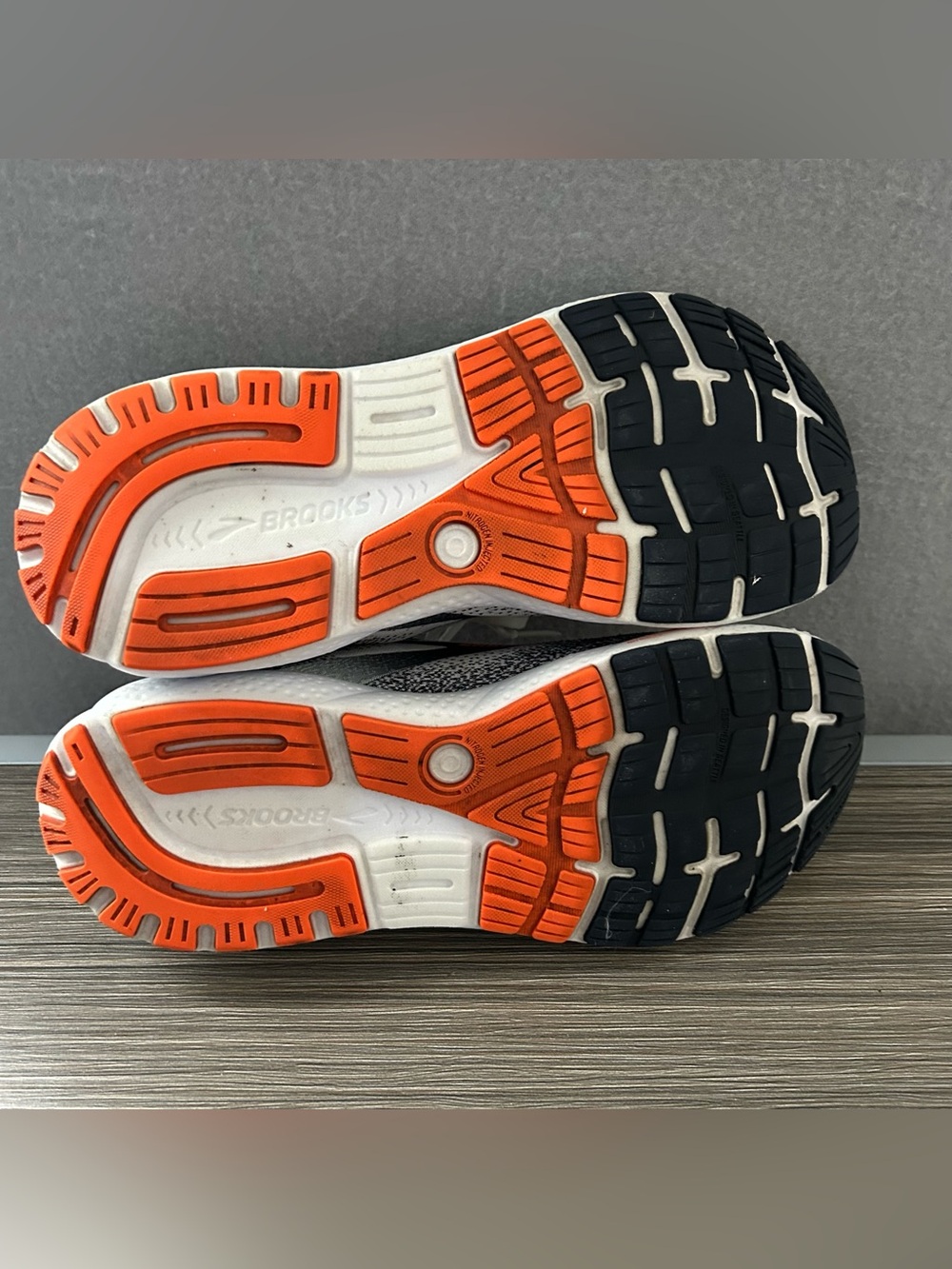 BROOKS Ghost 16 Running Shoes White Peacoat Orange Men's Size 12D - Picture 7 of 8